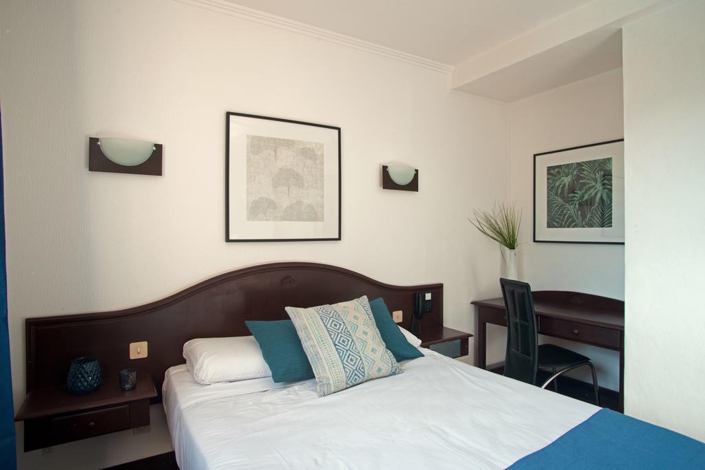 Le Neoulous Hotel Le Boulou Buitenkant foto