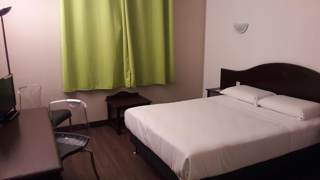 Le Neoulous Hotel Le Boulou Buitenkant foto