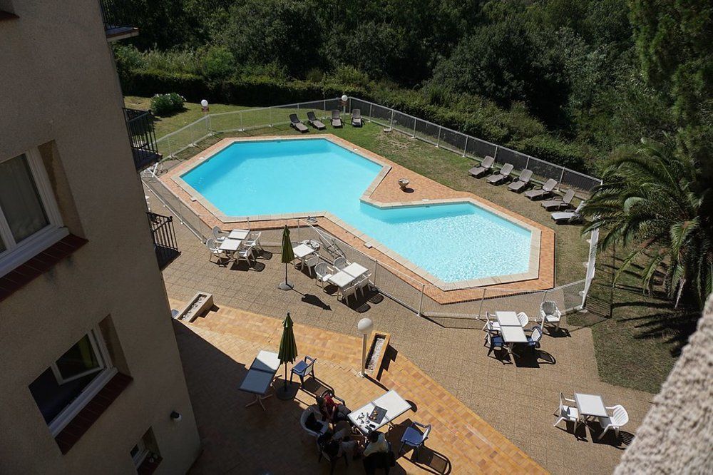 Le Neoulous Hotel Le Boulou Buitenkant foto