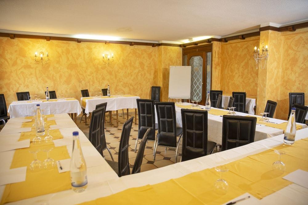 Le Neoulous Hotel Le Boulou Buitenkant foto