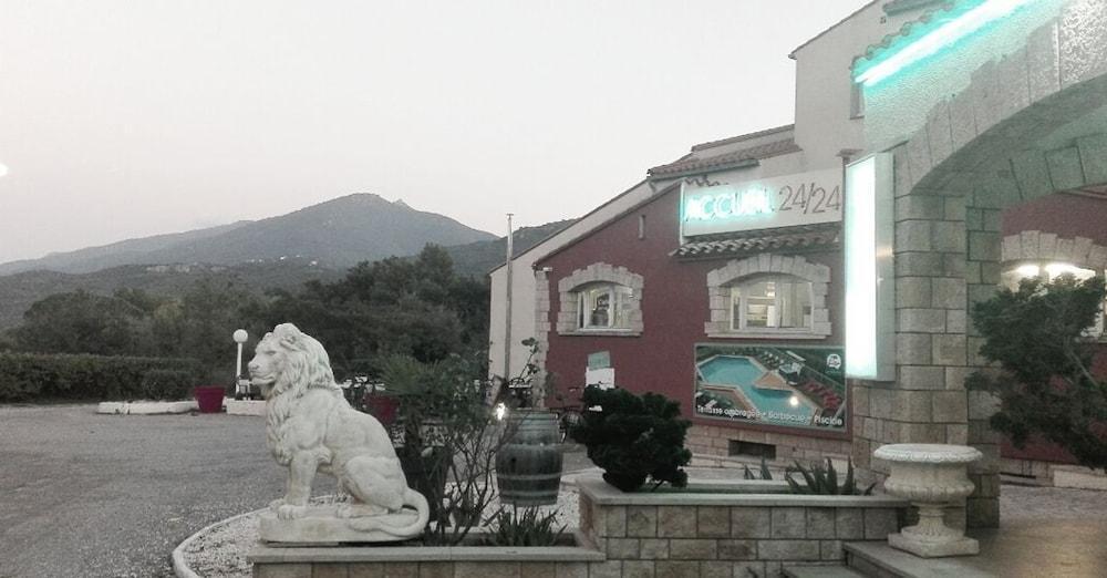 Le Neoulous Hotel Le Boulou Buitenkant foto